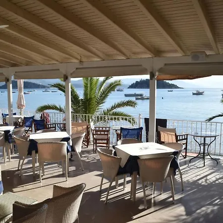 Hotel Aris 2*